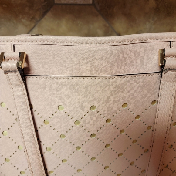 MICHAEL KORS CARRY ALL TOTE - Picture 5 of 12